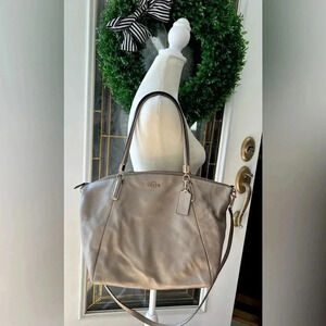 Coach | ladies Kelsey crossbody satchel handbag.